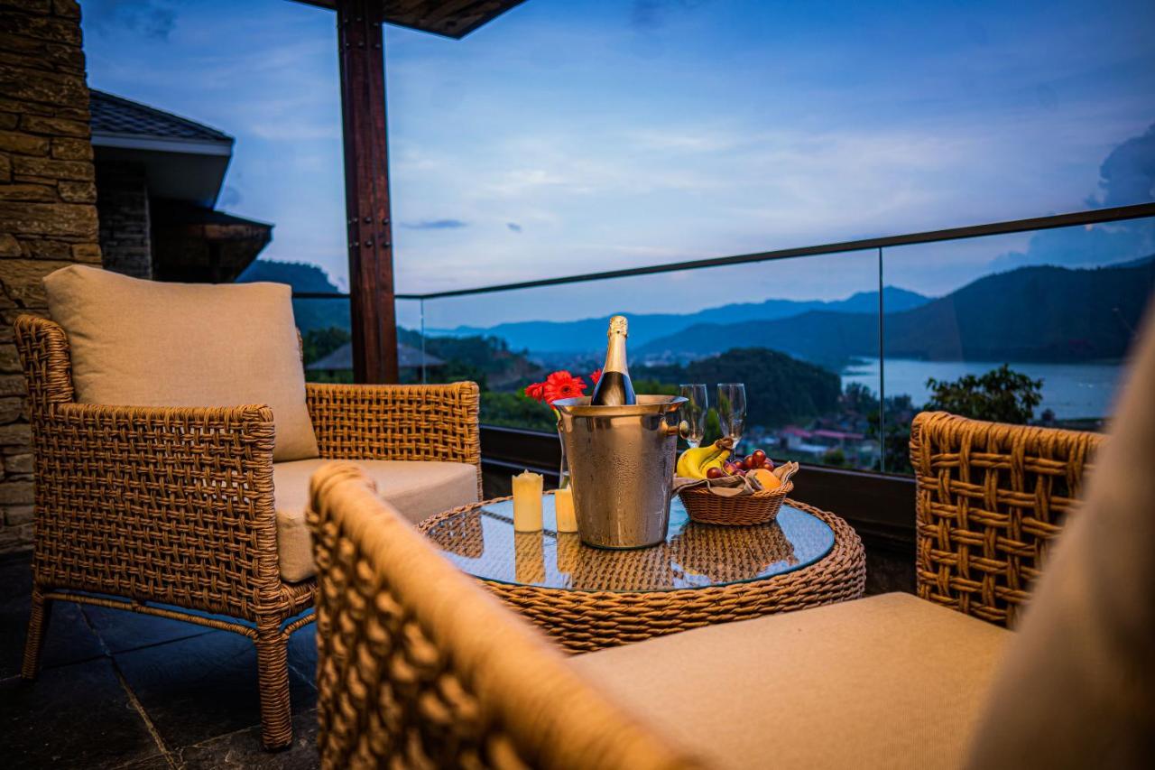 Dorje'S Resort And Spa Похара Екстериор снимка