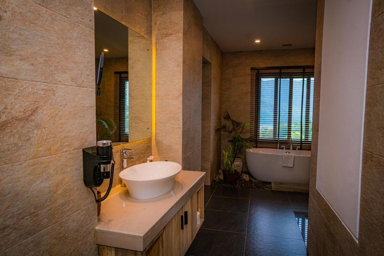 Dorje'S Resort And Spa Похара Екстериор снимка